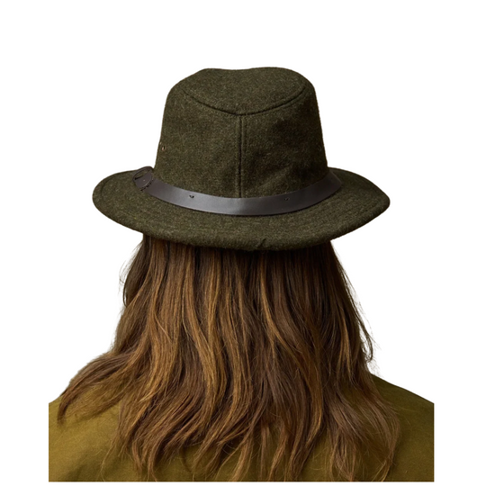 Filson Men's Mackinaw Wool Packer Hat - Forest Green on a male model on a white background.