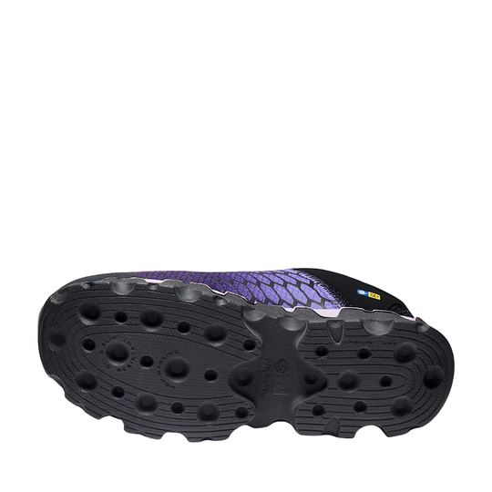 black bottom of sole