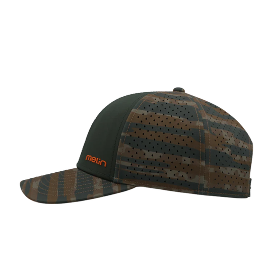 Camouflage-patterned cap with 'metin' branding on a white background