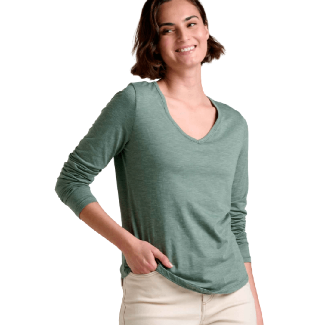 Woman front view aqua v neck tee