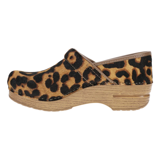 A single clog shoe with a brown and black leopard print upper and a natural jute-wrapped platform sole, shown in profile against a white background.