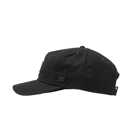 Black cap with 'Melin' text on a light gray background