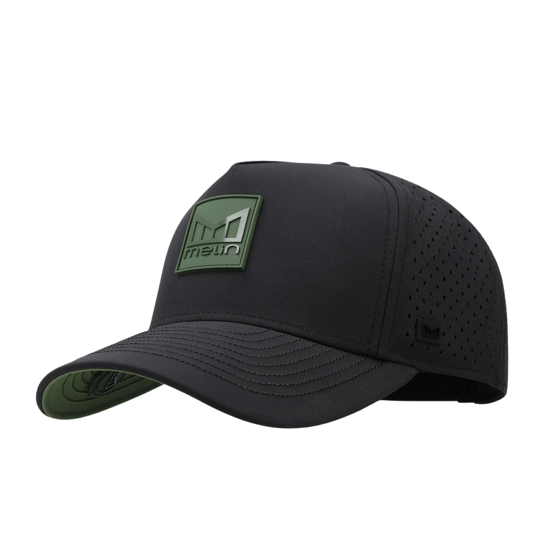 A black baseball cap with a green rectangular patch on the front displaying the 'meuno' brand logo, shown against a plain white background.