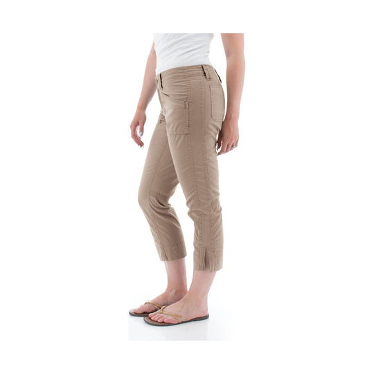 Beige cropped pants with patch pockets and side slits