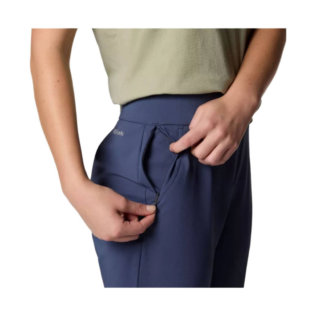 Columbia Women's All Seasons Capri Pants - Nocturnal - Lenny's Shoe & Apparel