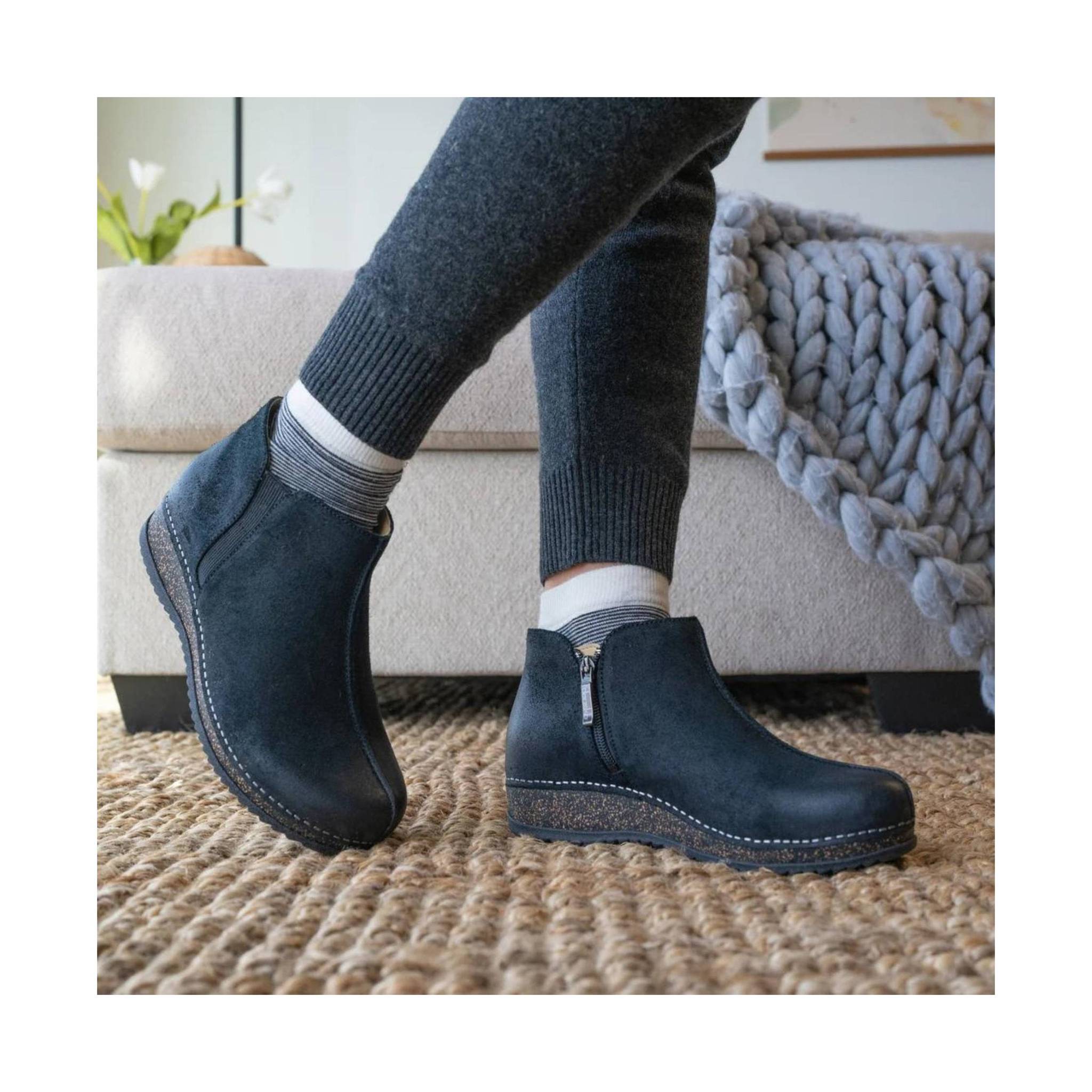 Dansko Women's Makara Bootie Black Burnished Suede – Lenny's