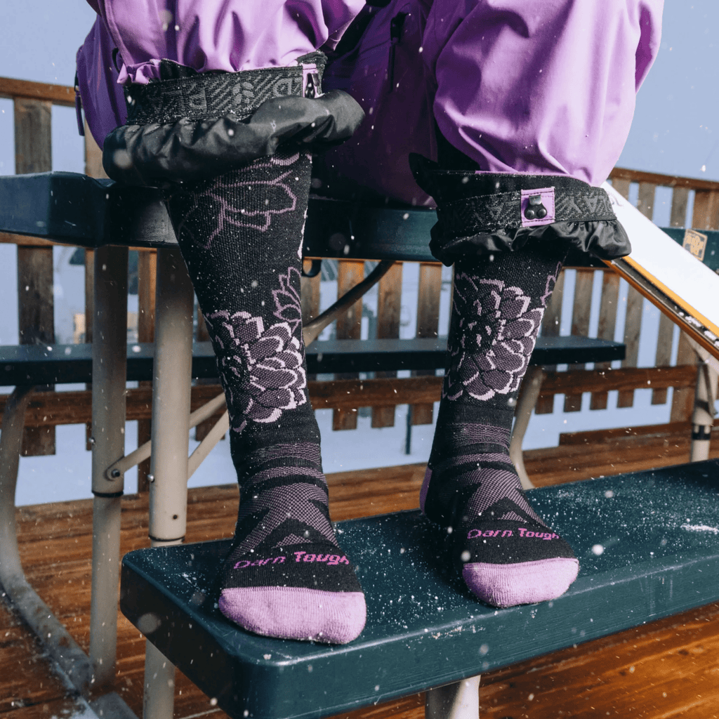 Darn Tough Vermont Women's Dahlia Over The Calf Midweight Ski and Snowboard Socks - Black - Lenny's Shoe & Apparel