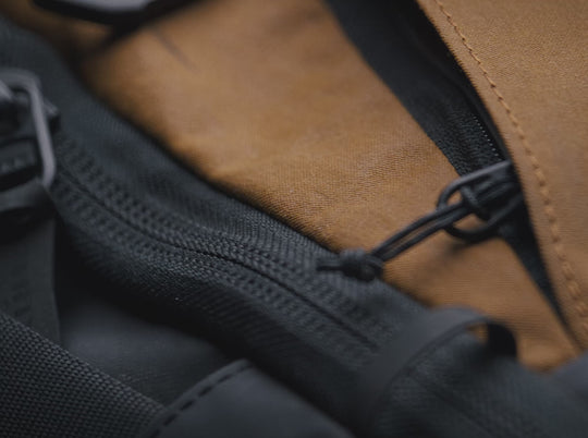Mochila Kuhl Eskape 25 Kanvas - Negro tinta