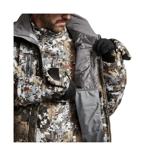 Camouflage insulated jacket with gray lining and black gloves