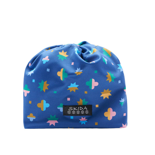 Blue patterned lightweight beanie with a black Skida label