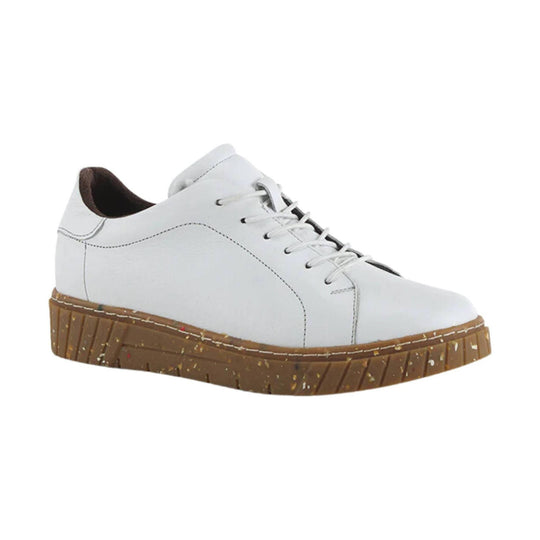White lace-up low-top sneaker with brown speckled sole