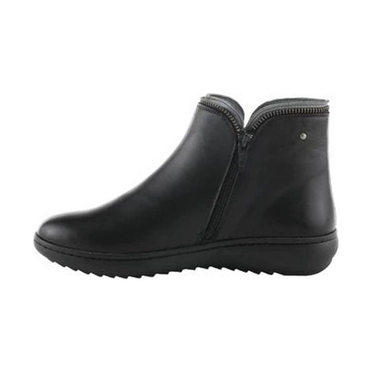 Black ankle boot with side zipper and chunky sole