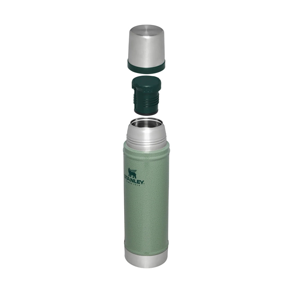 Stanley Classic Legendary Bottle 20 oz - Hammertone Green - Lenny's Shoe & Apparel