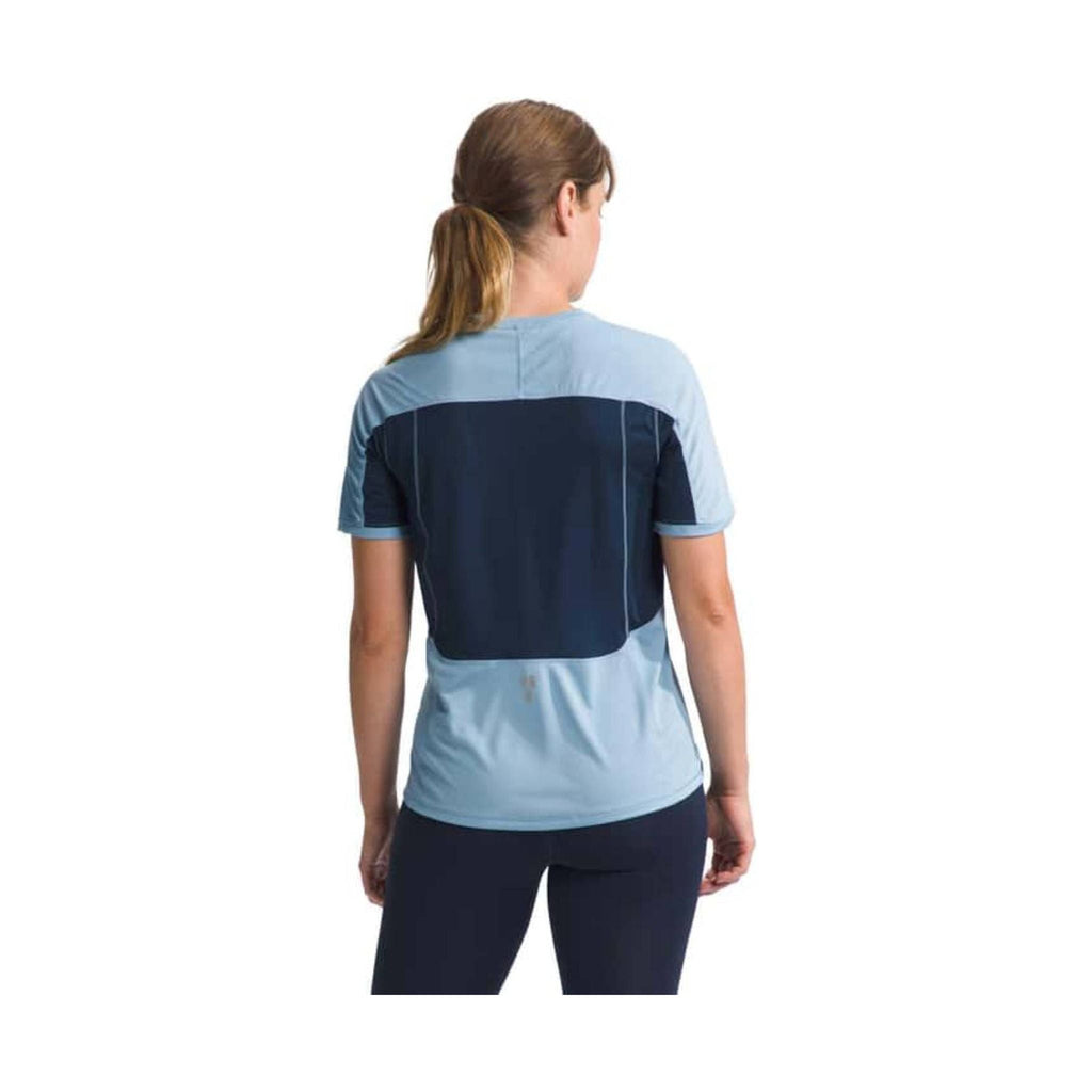 The North Face Women's Sunriser Short Sleeve - Steel Blue/Summit Navy FINAL SALE - Lenny's Shoe & Apparel