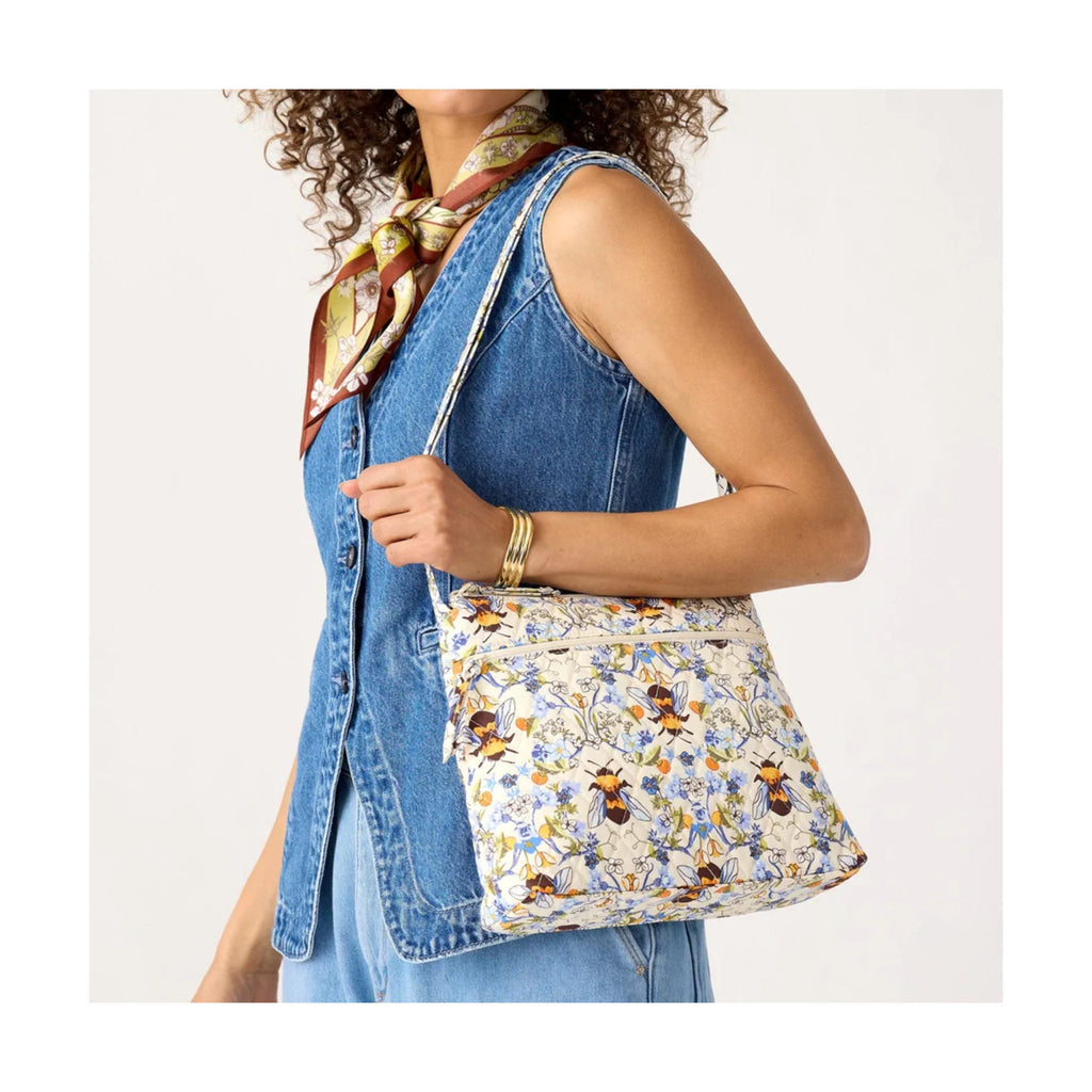 Vera Bradley Original Zip Hipster - Bee Garden In Premium Cotton - Lenny's Shoe & Apparel