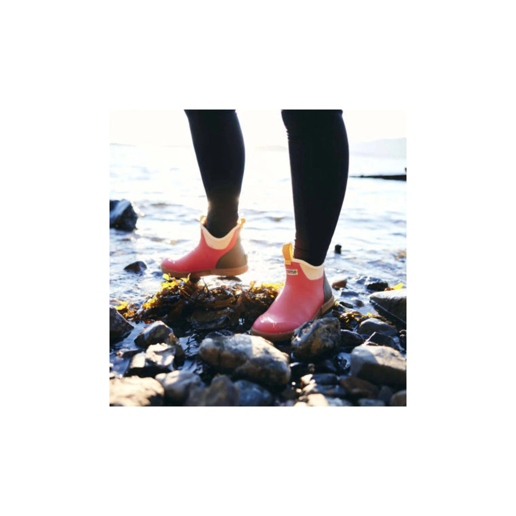 Xtratuf Women's Salmon Sisters 6 Inch Ankle Deck Boot - Vintage Coral - Lenny's Shoe & Apparel