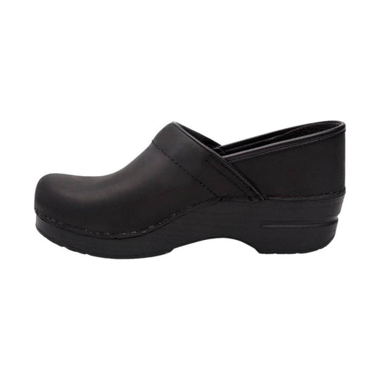 Black closed-back clog with a smooth leather upper and thick platform sole